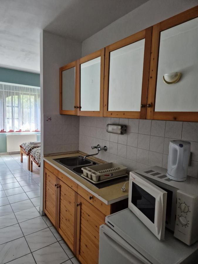 אסטרגום Roza Hotel Es Apartmanhaz מראה חיצוני תמונה