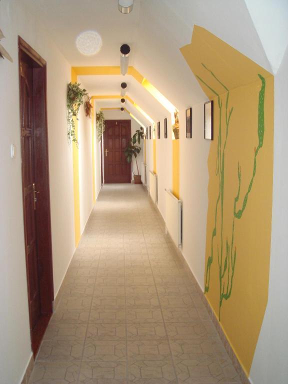 אסטרגום Roza Hotel Es Apartmanhaz מראה חיצוני תמונה